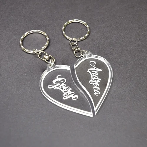 Set 2 x Brelocuri Personalizate Cu Nume - Model Inimioară Transparent