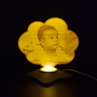 Lampă Luna 3D Personalizată - Model Norișor Cu Două Poze Lampă Luna 3D Personalizată - Model Norișor Cu Două Poze