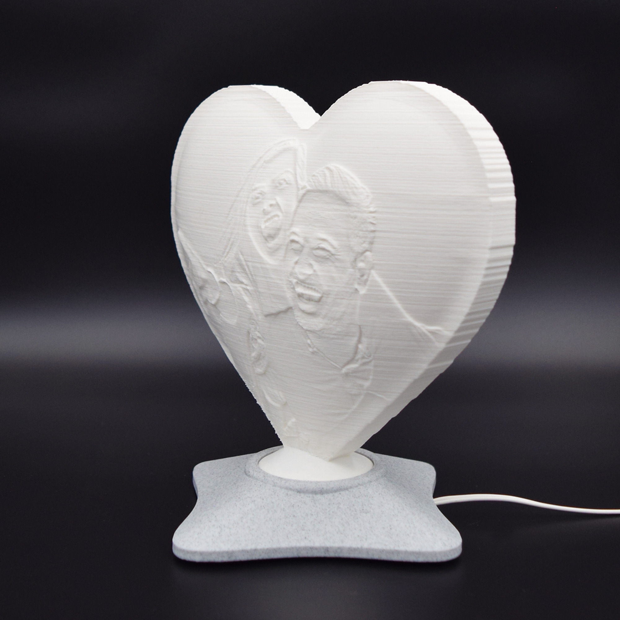Lampă Luna 3D Personalizată - Inimioară Cu Două Poze